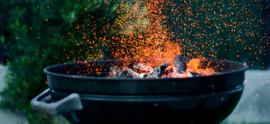 4 LIFE-SAVING TIPS TO LIGHTING THE COALS LIKE A PRO